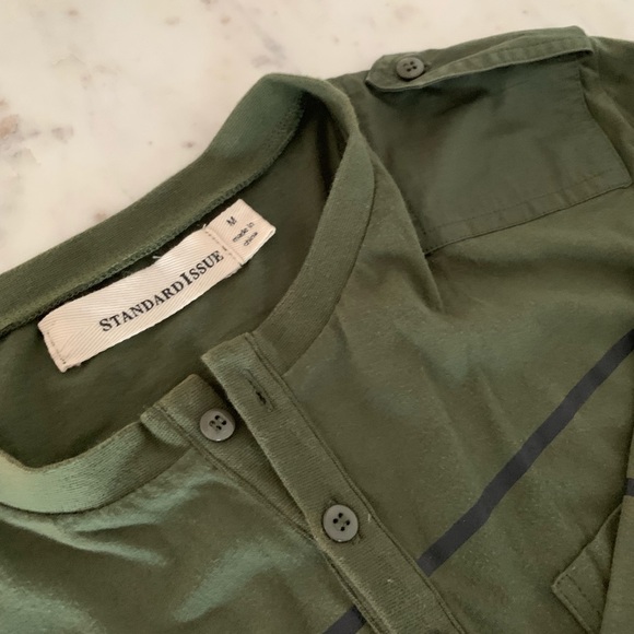 STANDARD ISSUE MEN’S MEDIUM L/S 1/4 BUTTON SHIRT - Picture 2 of 3